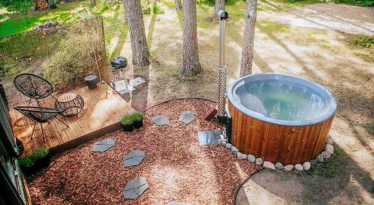House with jacuzzi — photo 3