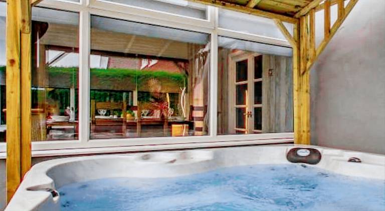 Ty Llwyd - Luxury holiday home sleeping 8, Hot Tub available — photo 3