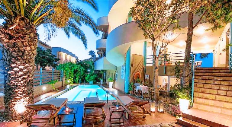 Rental apartment with pool, garden & terrace — photo 2