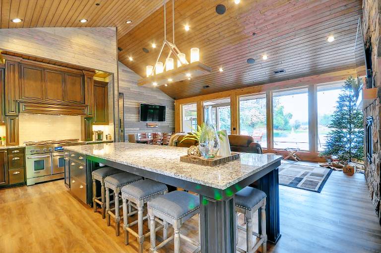 Cabin  Vancouver