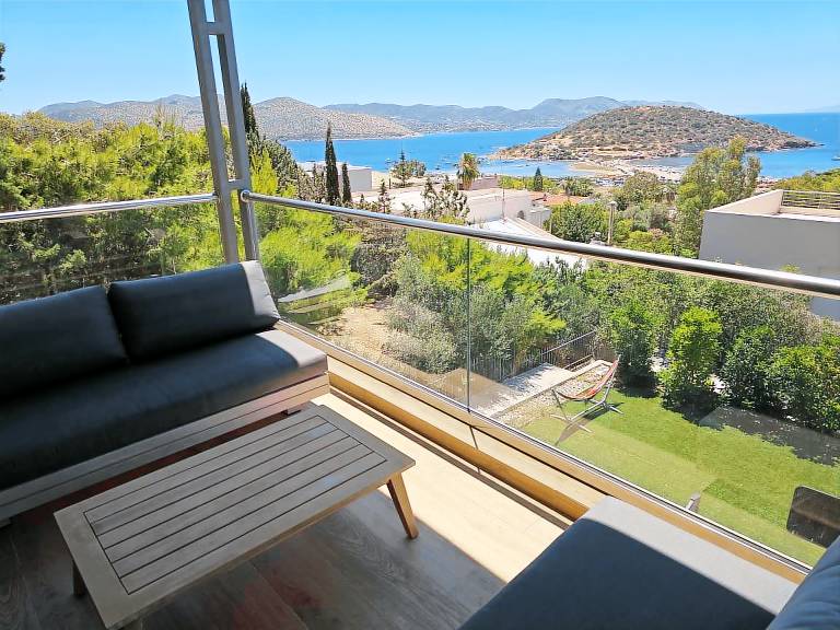 Βίλα Παραλία Σαρωνίδα