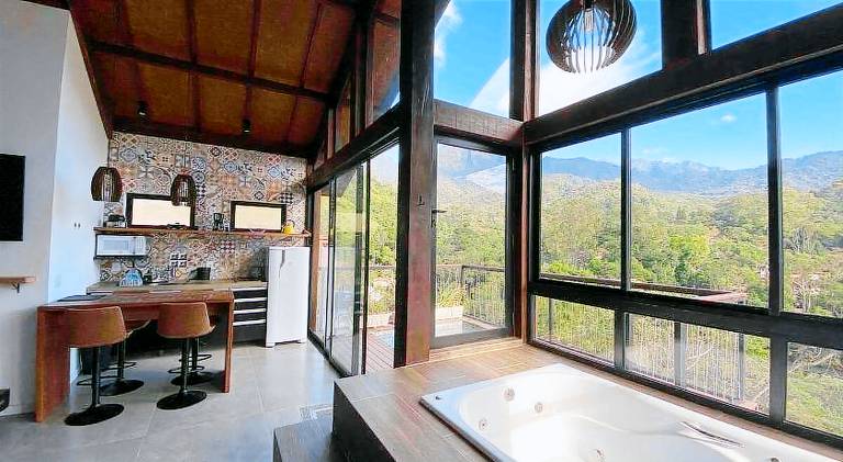 House with hot tub & pool in Itatiaia