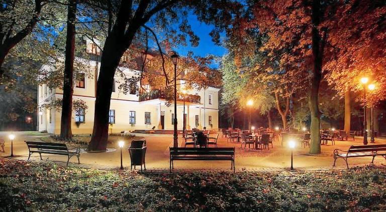 Palac w Rybnej in Tarnow