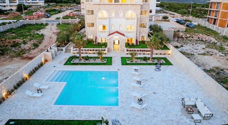 Exclusive Chateau Dabo Luxury Pool Apartments, Novalja — photo 3