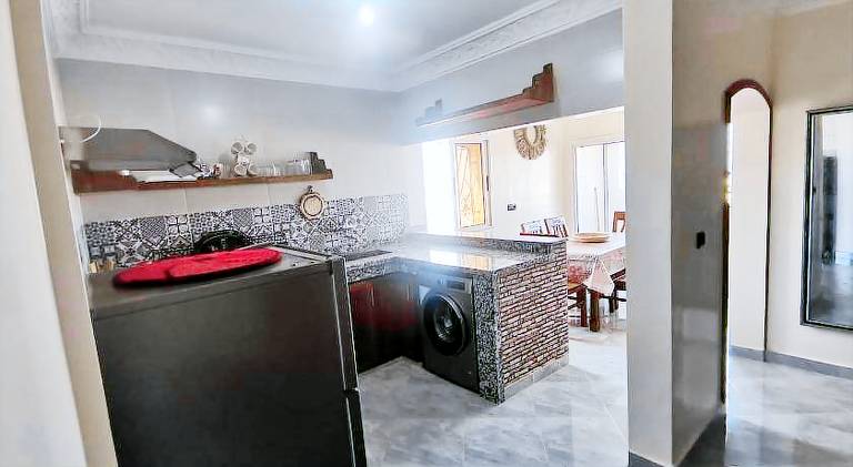 Rental apartment with BBQ & patio — photo 4