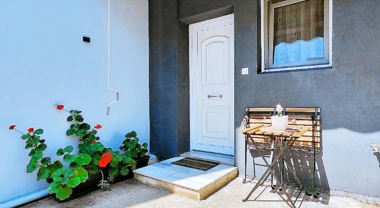 Apartment with yard & terrace in Ioannina