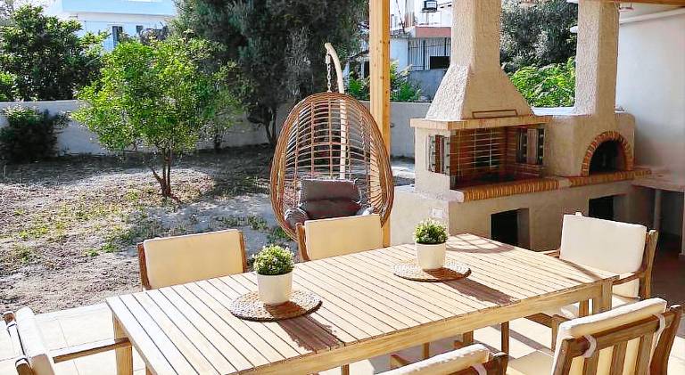 House with garden & BBQ — photo 4