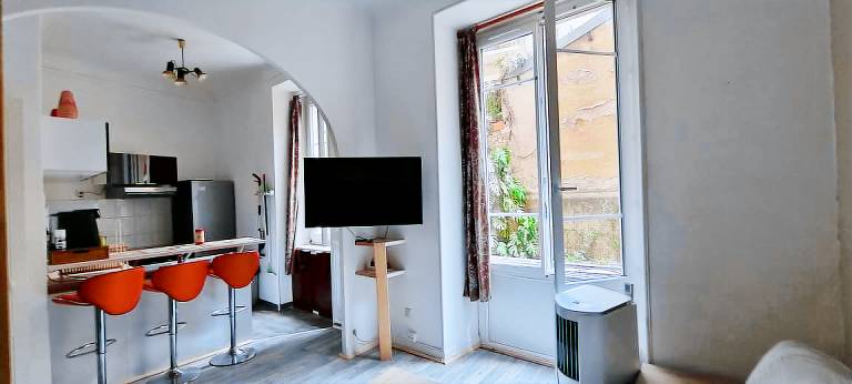 Charming 40 M² Nice Center in Thiers