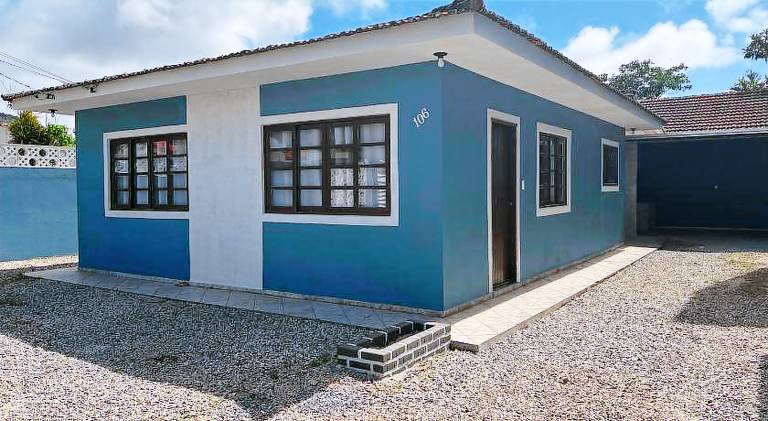 Vacation home | Close to the beach | Pets allowed in Bombinhas