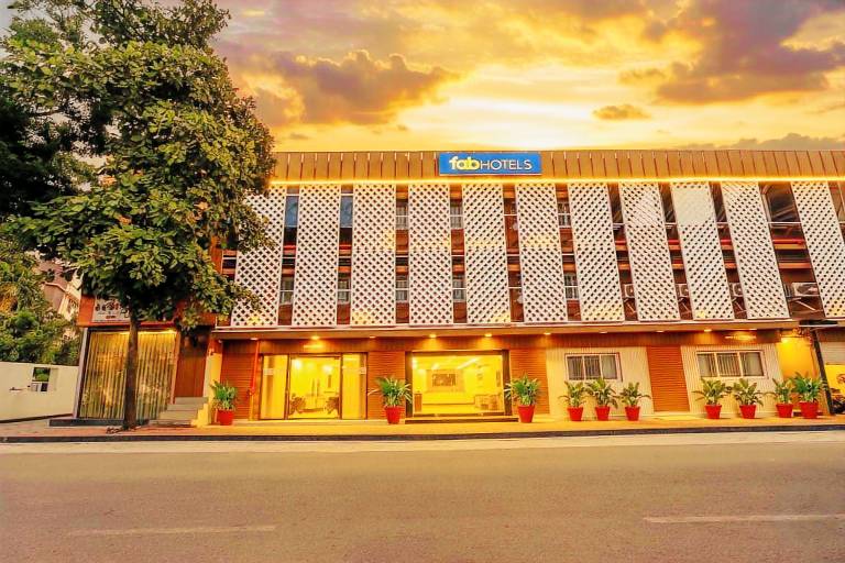 FabHotel Landmark Residency Nr MIDC Turbhe