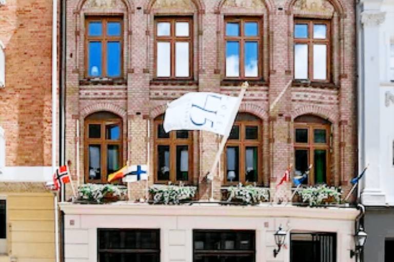 H5 Hotel