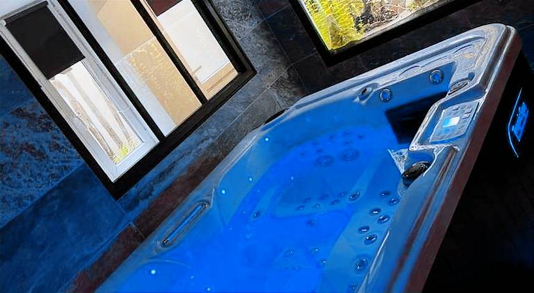 Nuit de la sagesse "jacuzzi terrasse et parking prive" — photo 5