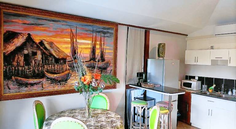Apartment with pool — photo 3