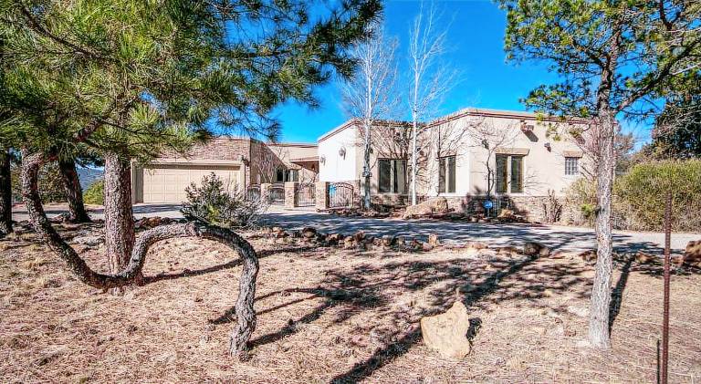 House with hot tub | Dogs allowed in Ruidoso, NM