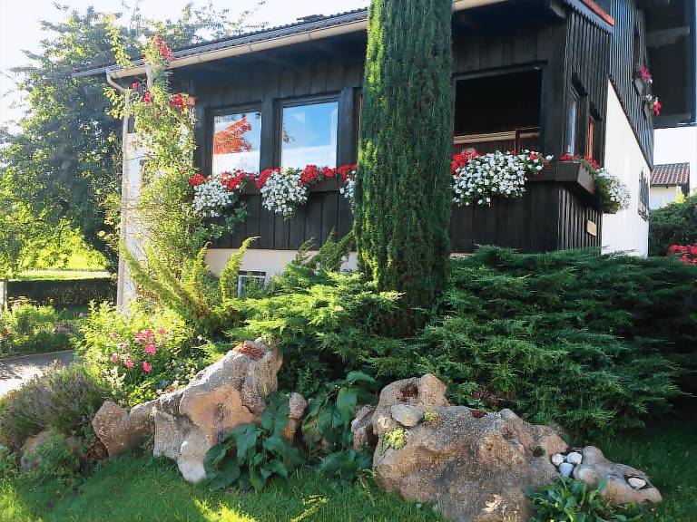 Famili&auml;re Ferienwohnung mit Gartenterrasse