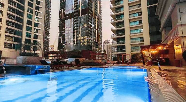 Fully equipped rental apartment with hot tub & private pool | Beach nearby | Pets allowed — photo 4