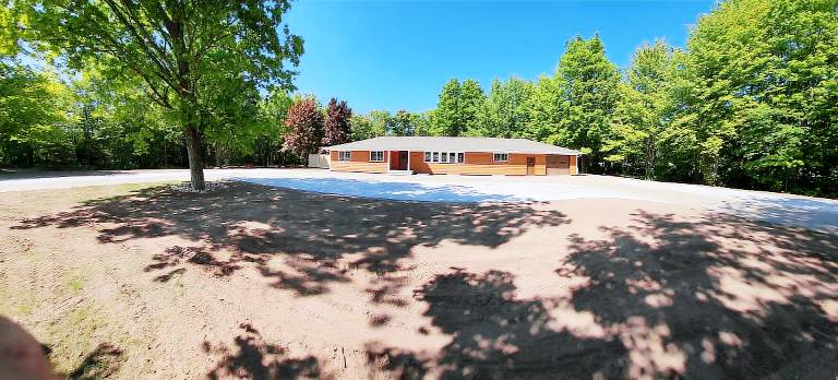 House  Munising