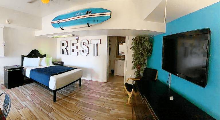 Desert Hills Motel — photo 2