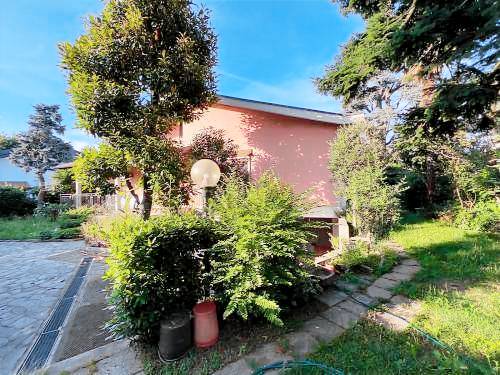Stanza in Villa di pregio con giardino a 10 minuti da Milano - Parcheggio Gratuito — photo 2