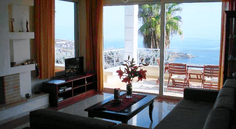 Rental apartment with patio, pool & grill — photo 4
