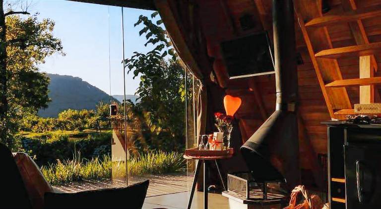 Chalet with hot tub | Pet-friendly — photo 2
