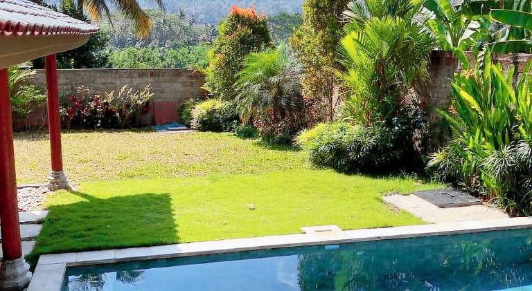 300 m&sup2; Villa