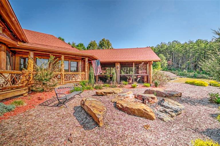 Cabin  Mineral Bluff