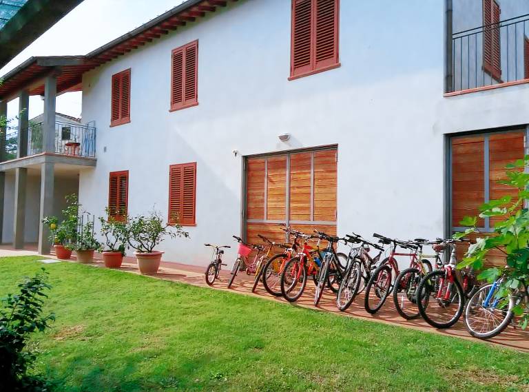 Children-friendly villa with private pool, terrace & yard | Panoramic view | Pets are welcome — photo 4
