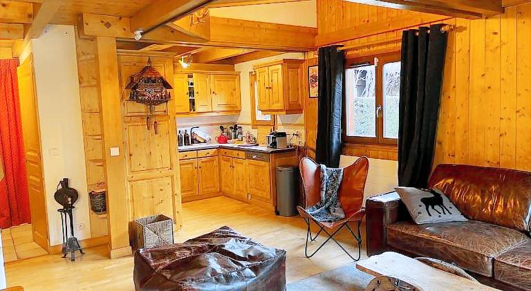 Chalet with terrace, yard & sauna — photo 4