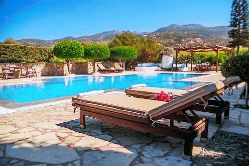 Apartment with pool, patio & garden | Pets allowed in Sitia