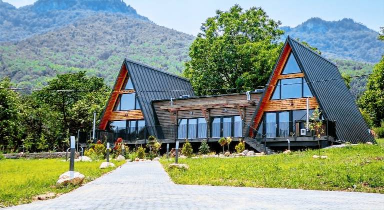 Nice chalet with hot tub | Pets are welcome in Brasov