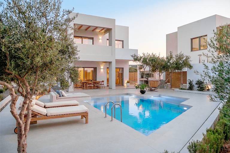 Sensational Chania Villa Villa Roshi 3 Bedrooms Private Outdoor Pool in Platanias