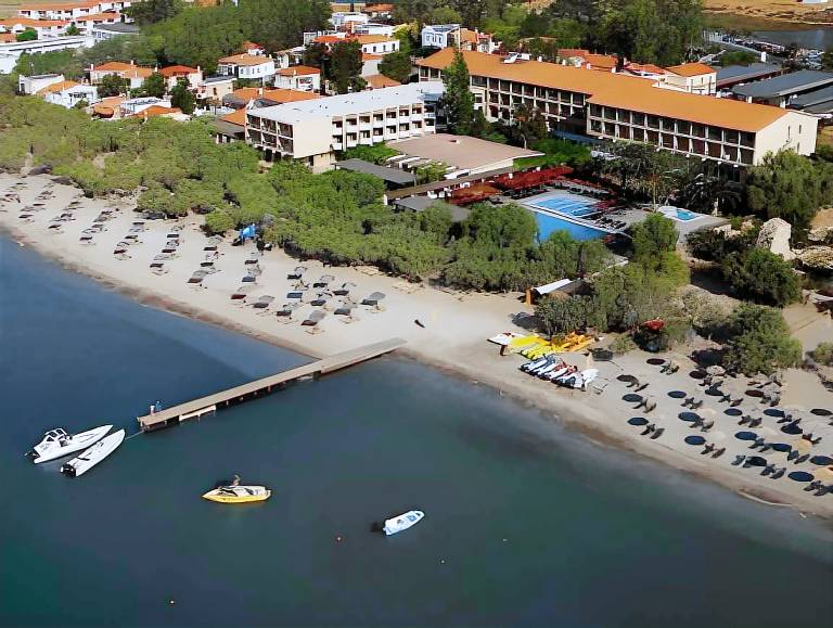 Doryssa Seaside Resort in Samos