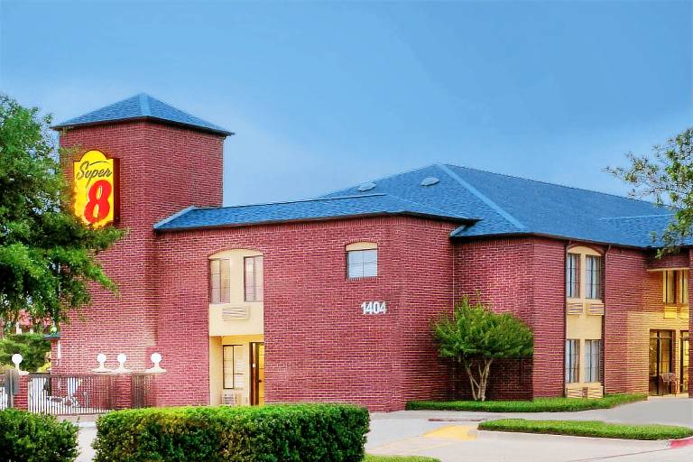 Super 8 By Wyndham Farmers Branch/North Dallas — photo 2