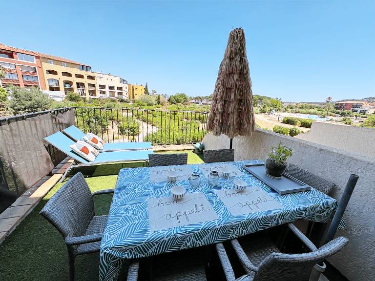 Fully equipped rental apartment with pool | City view | Close to the beach | Dogs allowed — photo 2