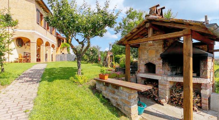 Pleasant farm with terrace, yard & pool | Pets are welcome — photo 5