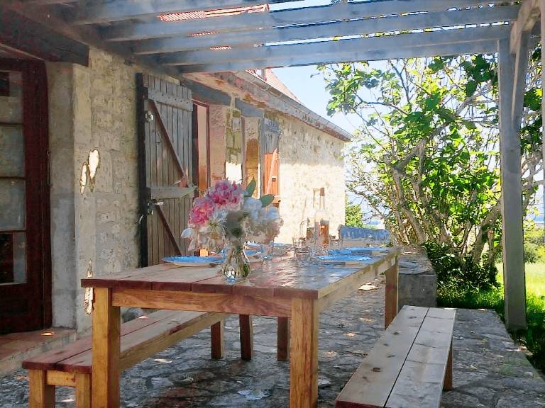 Gite with patio, barbecue & yard | Dogs allowed — photo 4