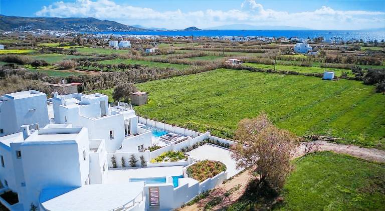Villa with yard, terrace & pool | Pets allowed in Naxos