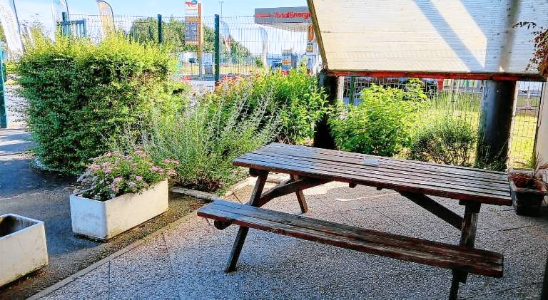 Unisotel Valenciennes EX-hotel F1 — photo 4