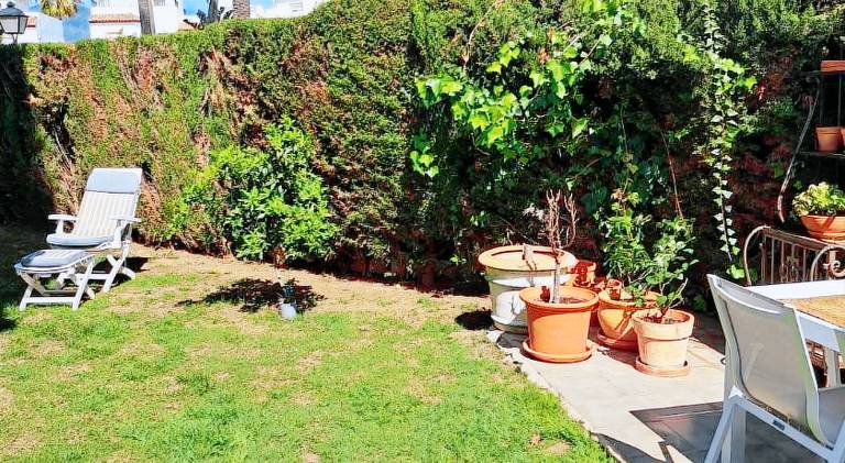 Fully equipped nice vacation home with terrace, yard & pool | Pets are welcome — photo 5