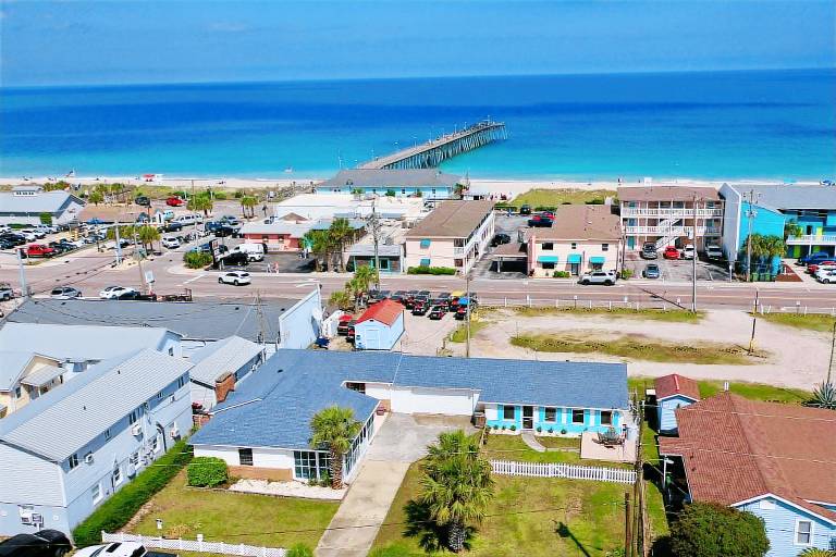 Lorraine's Beach Cottage — photo 2