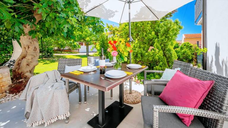 Villa with garden & BBQ — photo 4