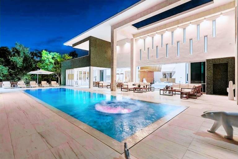 Villa  South Miami