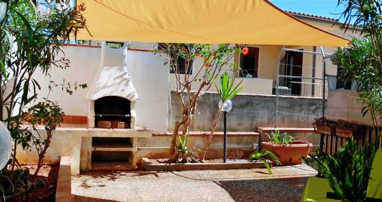 Villetta Nuccia: Holiday Home with Terrace, Private Garden and Air Conditioning in Trapani