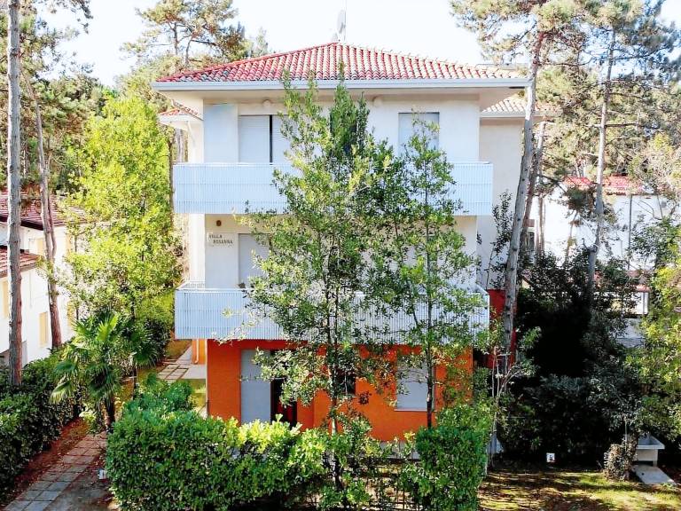 Holiday apartment with patio — photo 3