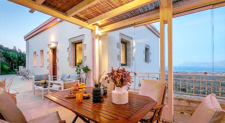 Villa with garden, terrace & grill — photo 2