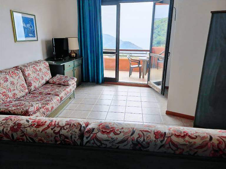 P. R. Club - Three-Room Enea 15 with Sea View, Private Terrace and Air Conditioning — photo 2