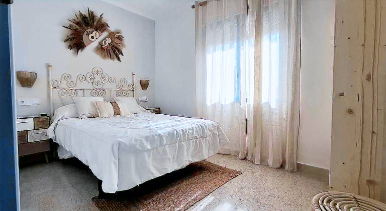 Villa with BBQ, private pool & yard | Suitable for remote work | Pets allowed — photo 2