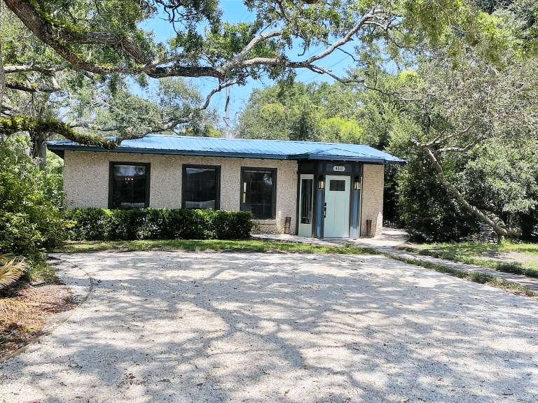 Tree Spirit Retreat - 4310 3rd Street — photo 2