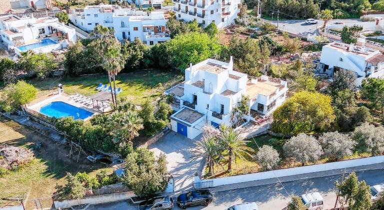 Fully equipped beautiful villa with garden, grill & private pool | Dogs allowed — photo 3
